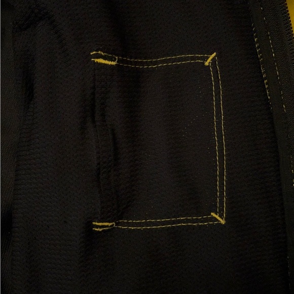 Nike Live Strong Lance Armstrong Dri-Fit Vibrant Yellow and Black Windbreaker - Picture 9 of 9